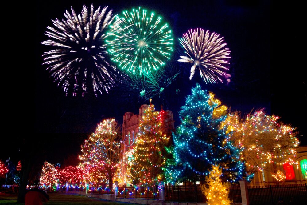Christmas Cheer - jillwellington-christmas-1058667_1920